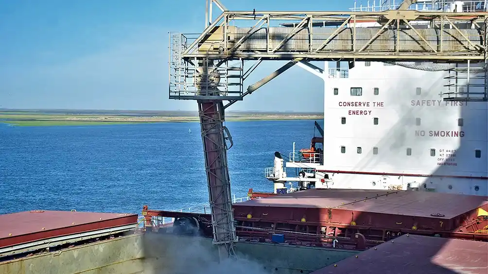 La menor carga de granos en Rosario por la bajante podría completarse en el sur bonaerense