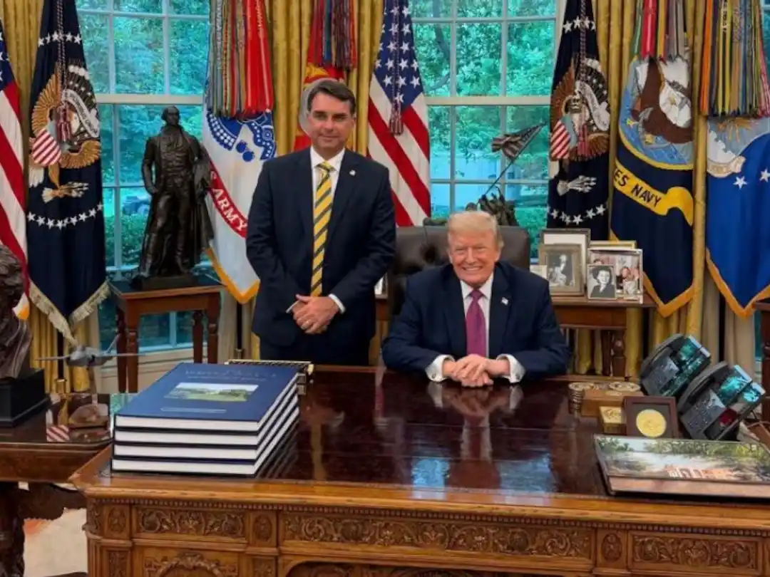 Trump recibió a Flavio Bolsonaro en la Casa Blanca y le dio un fuerte respaldo de cara a las elecciones en Brasil