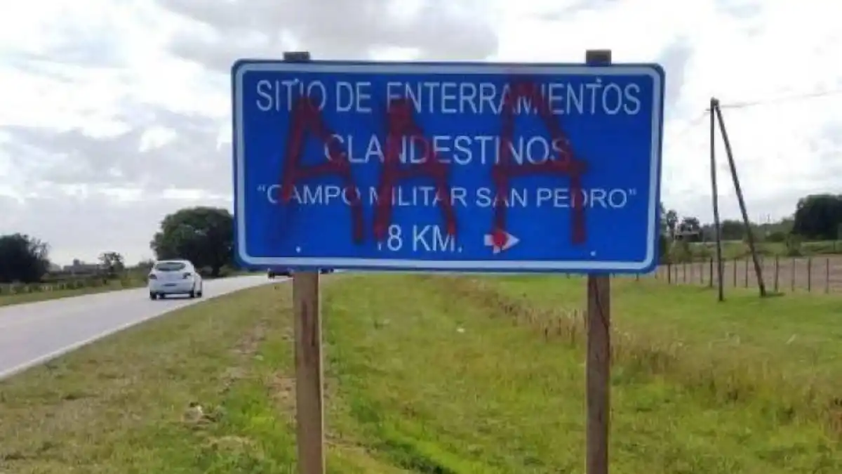 Ataque a la memoria: vandalizan el cartel que señala el Campo Militar San Pedro