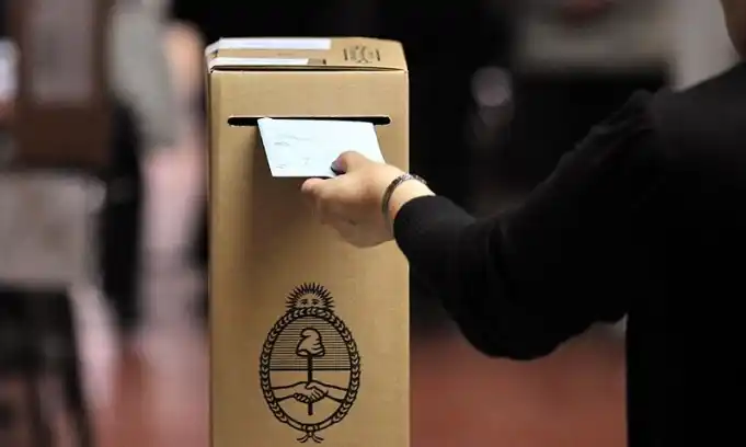 Definen listas de precandidatos nacionales y provinciales