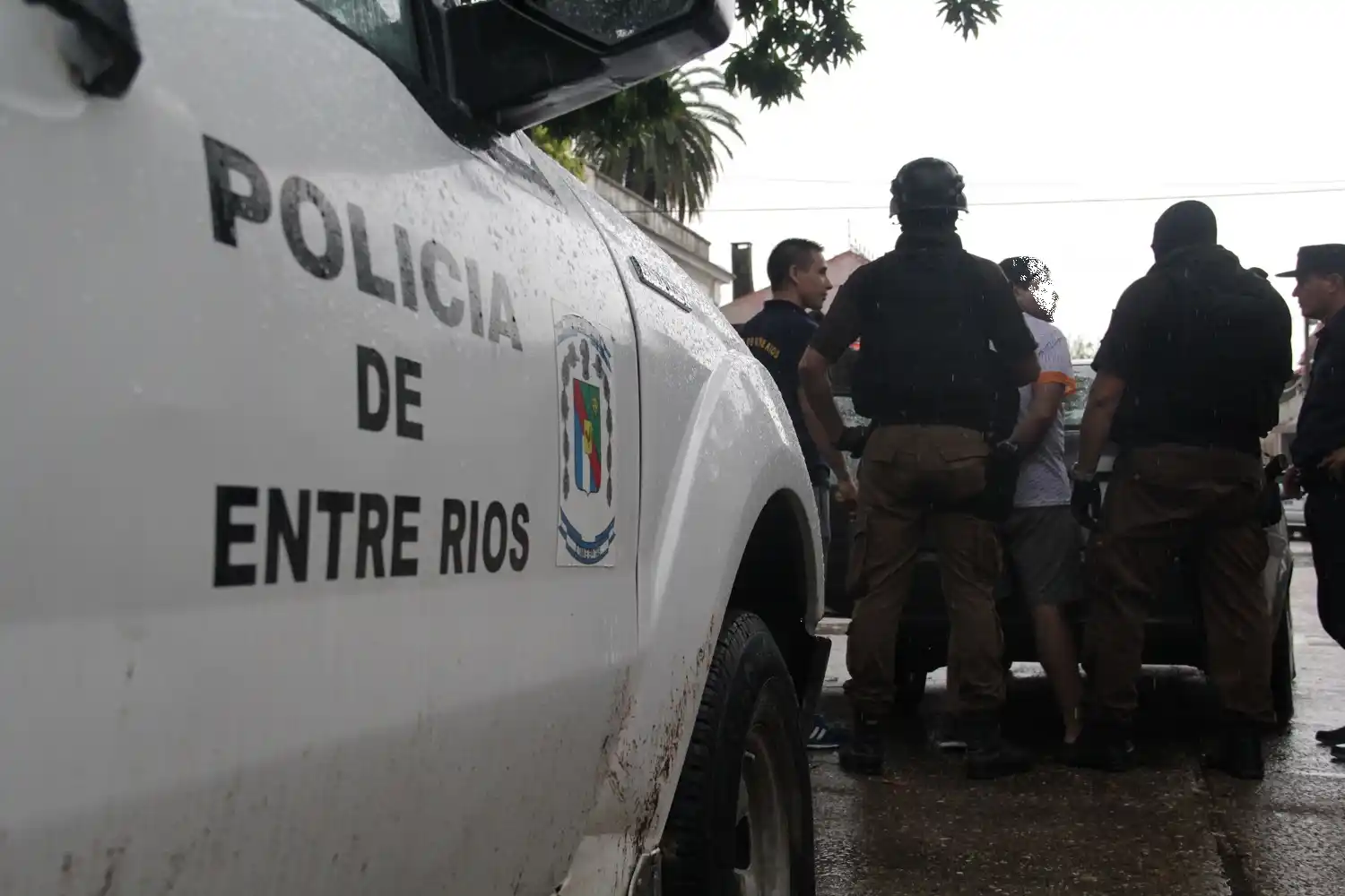 Un nene de 13 años está al borde de la muerte al recibir un disparo en la cabeza