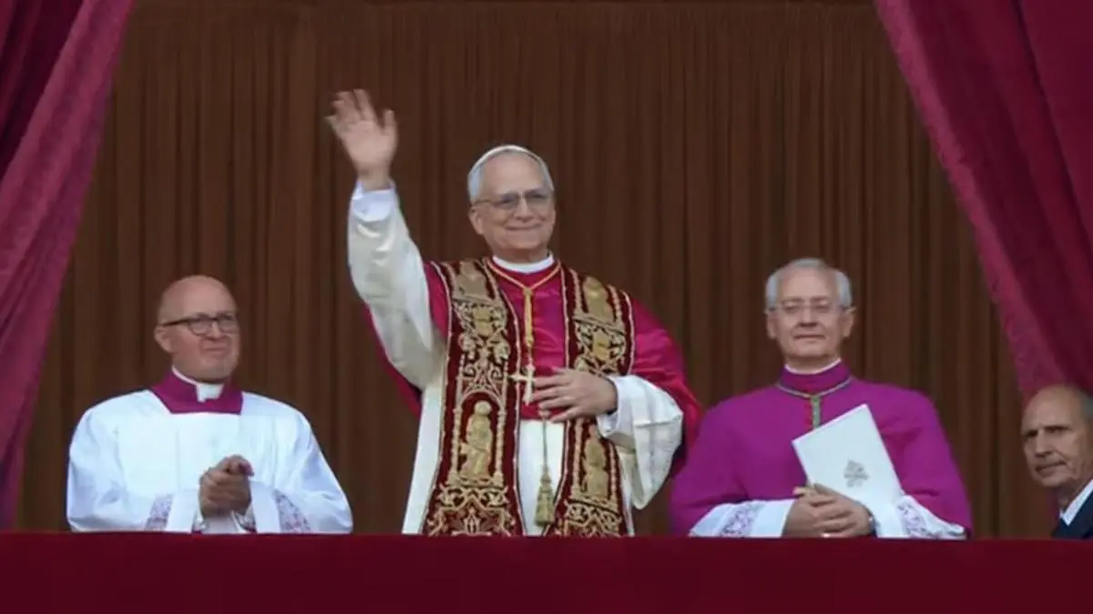 El papa León XIV pronunció su primer discurso y pidió "construir puentes de paz".