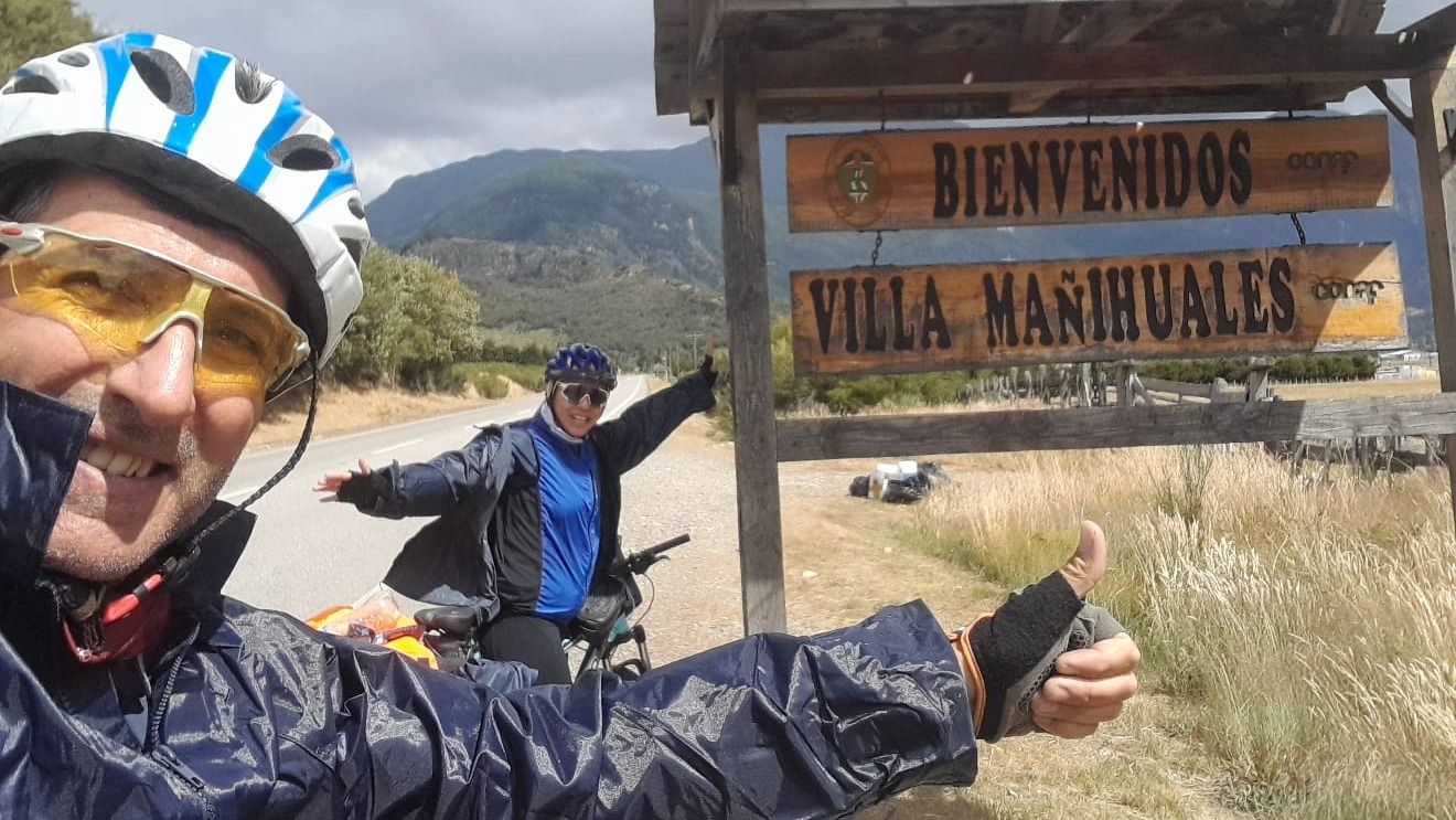 "Aprendimos andar en bici de vuelta": la aventura de dos rafaelinos pedaleando por Chile