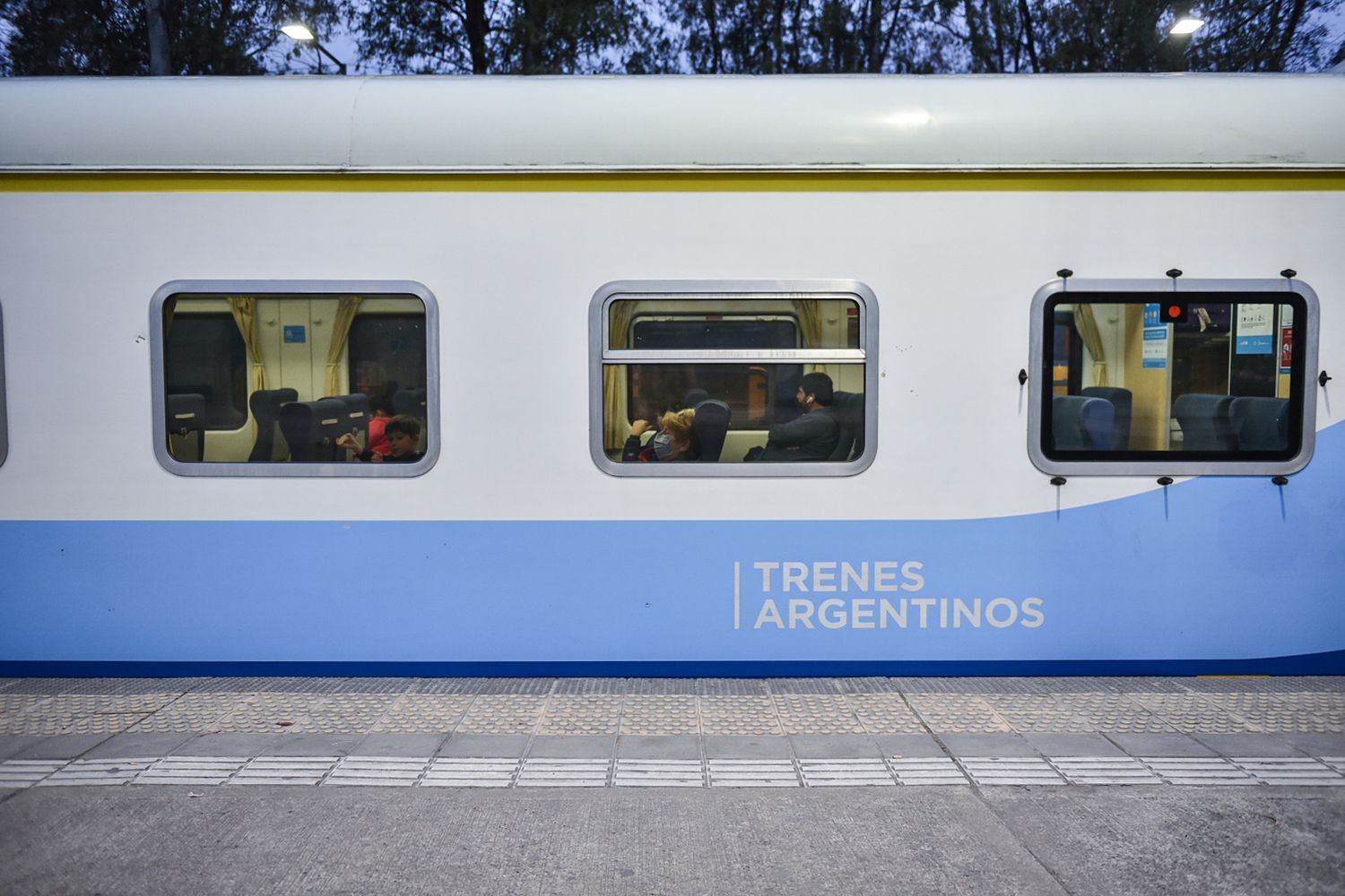 Pasajes de tren a la venta para la última semana de abril