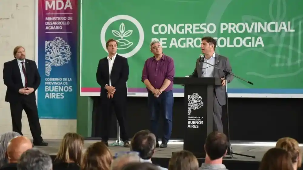 El ministro de Desarrollo Agrario, Javier Rodríguez, y el gobernador Axel Kicillof en el lanzamiento del 2º Congreso de Agroecología.
