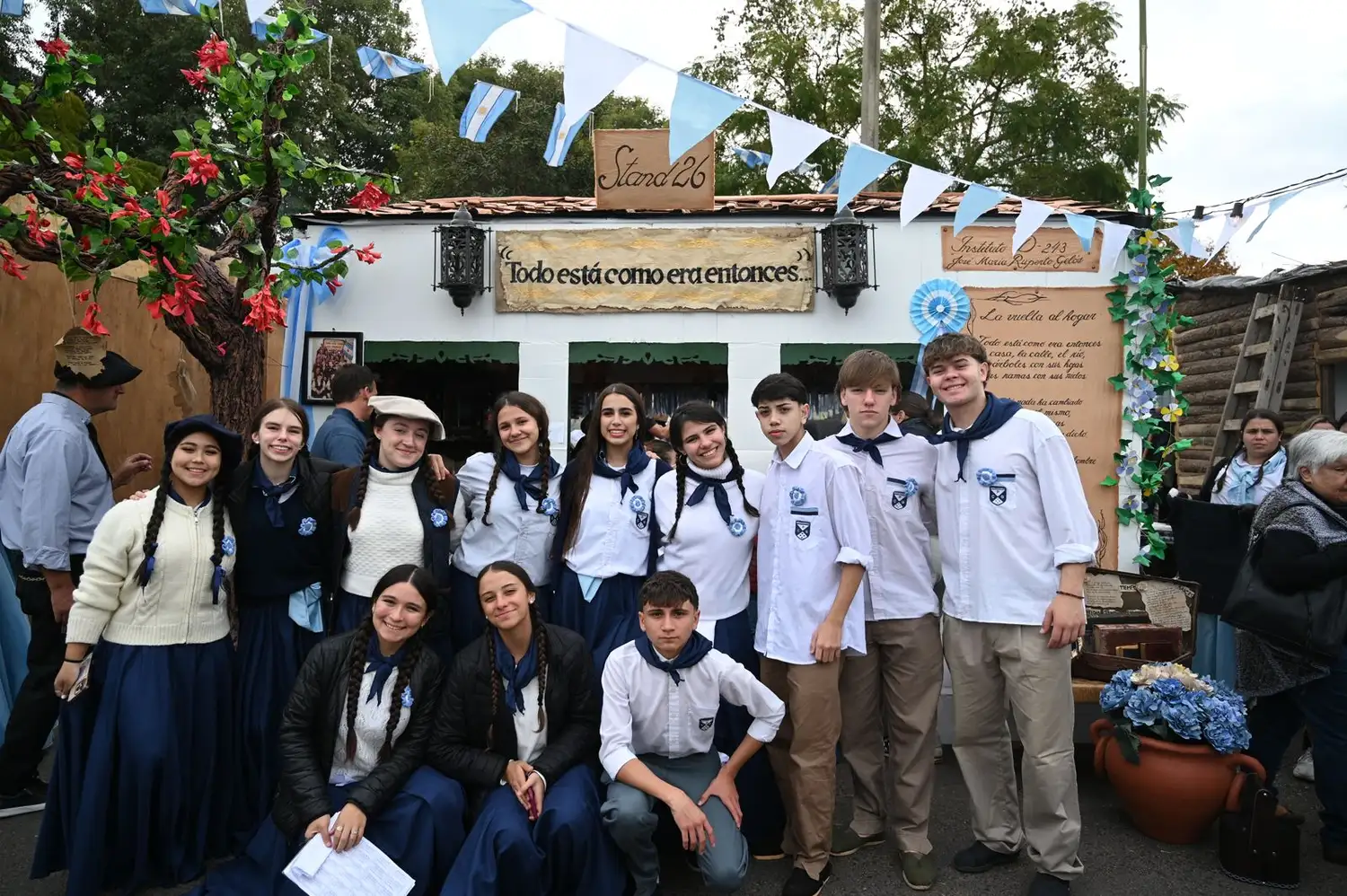 stands estudiantes 25 de mayo 2026 - 16