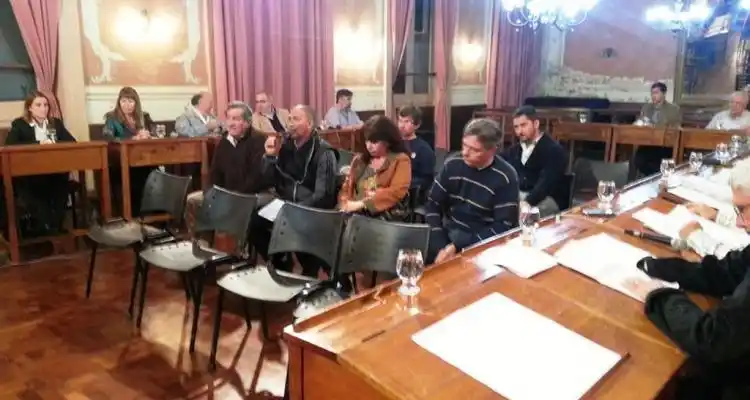 Mayores Contribuyentes trata el aumento de tasas, que impactará en los bolsillos
