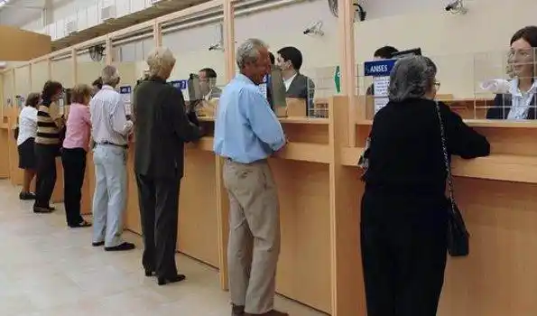 Desde marzo, las jubilaciones y pensiones aumentan un 15,18%
