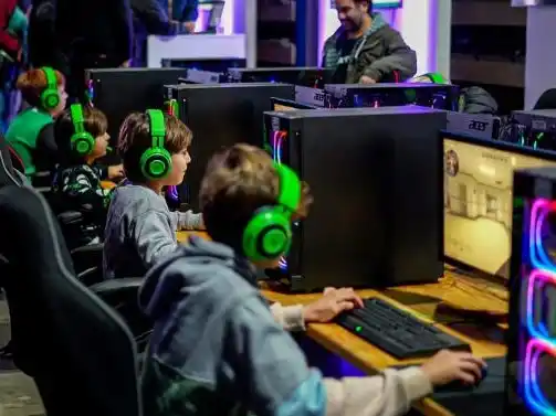 Bajo el lema “Conectá, Creá e Inspirá”, el evento se propone visibilizar el talento local y fortalecer el crecimiento de la industria de los videojuegos en la ciudad