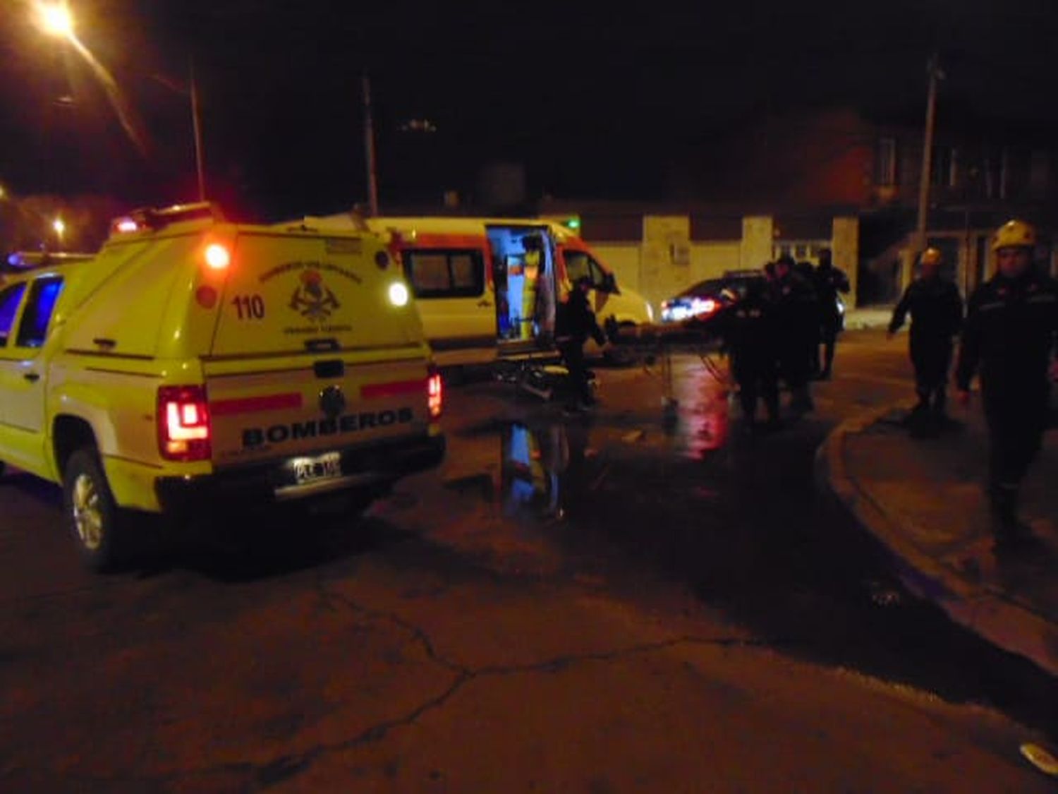 El episodio ocurrió durante la madrugada, en Italia y Roca. Foto: Bomberos Voluntarios.