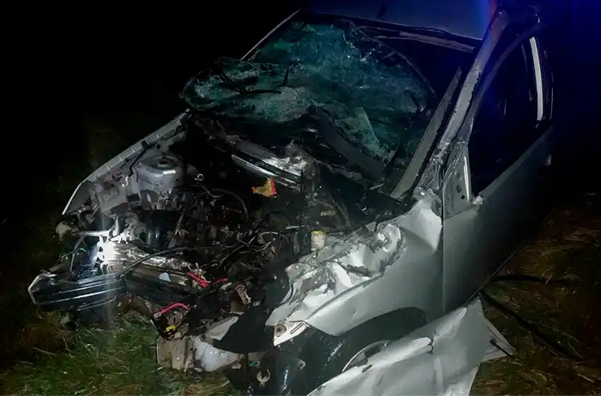 Se despistó en la ruta, un patrullero paró para ayudarlo y fue embestido de atrás