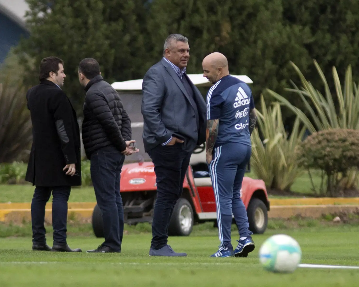 Sampaoli mantuvo una reunión con Tapia en Ezeiza