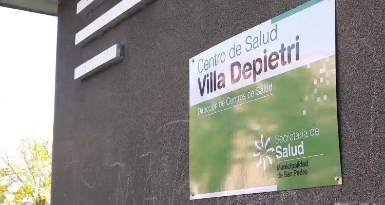 Centro de Salud Depietri: hicieron esperar a los pacientes afuera y hubo reclamos