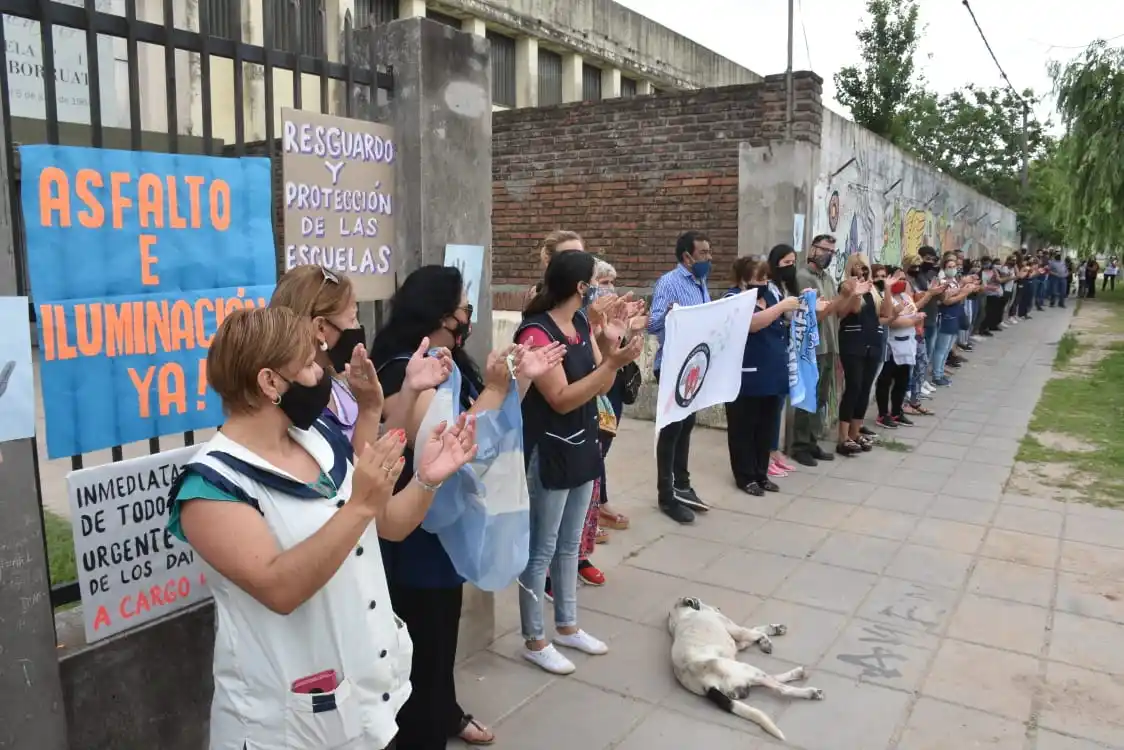 Escuela Borruat: la comunidad se unió para reclamar seguridad