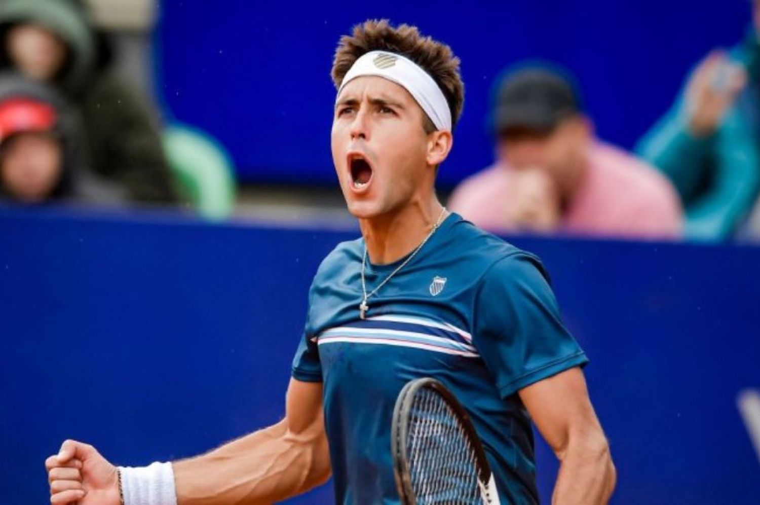 Tomás Etcheverry ganó y busca un lugar en la final del ATP de Houston