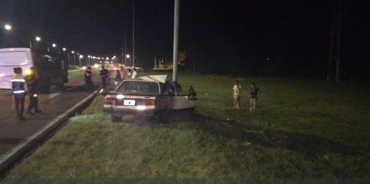 Abrió los ojos y reconoció a su madre el adolescente que chocó en el acceso sur