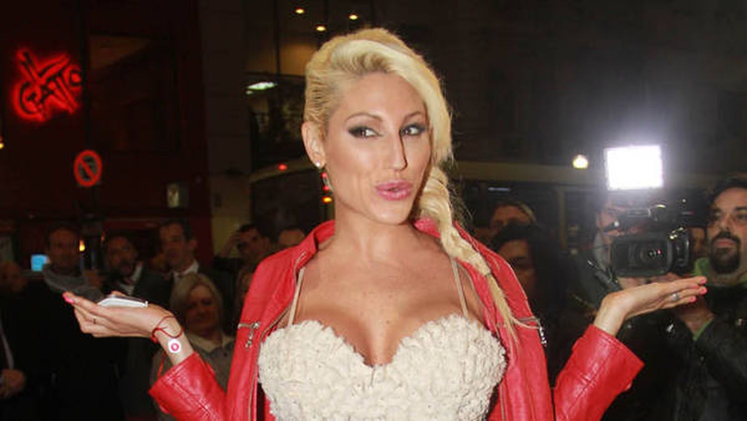 Vicky Xipolitakis: “Lotocki me puso metacrilato, estoy asustada”