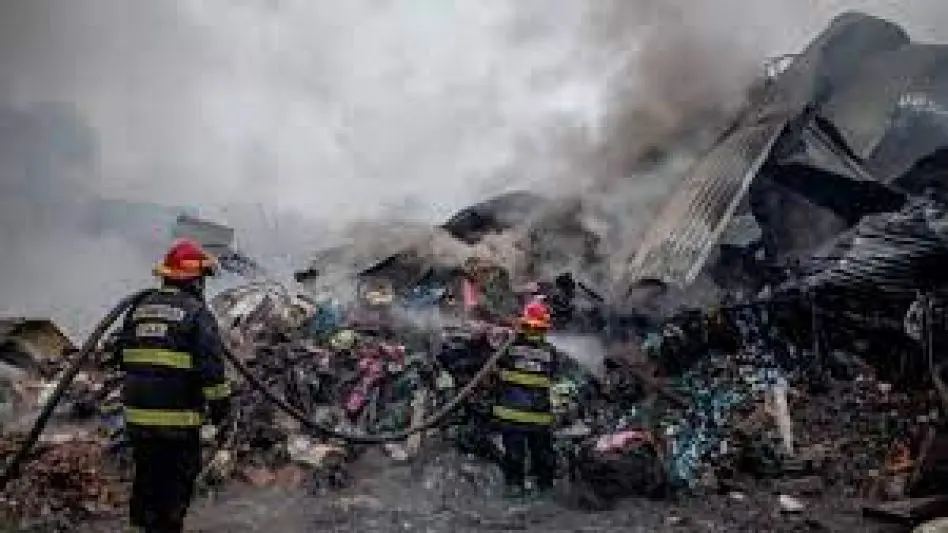 No se pudo determinar las causas del incendio en la fábrica de Juan B. Justo