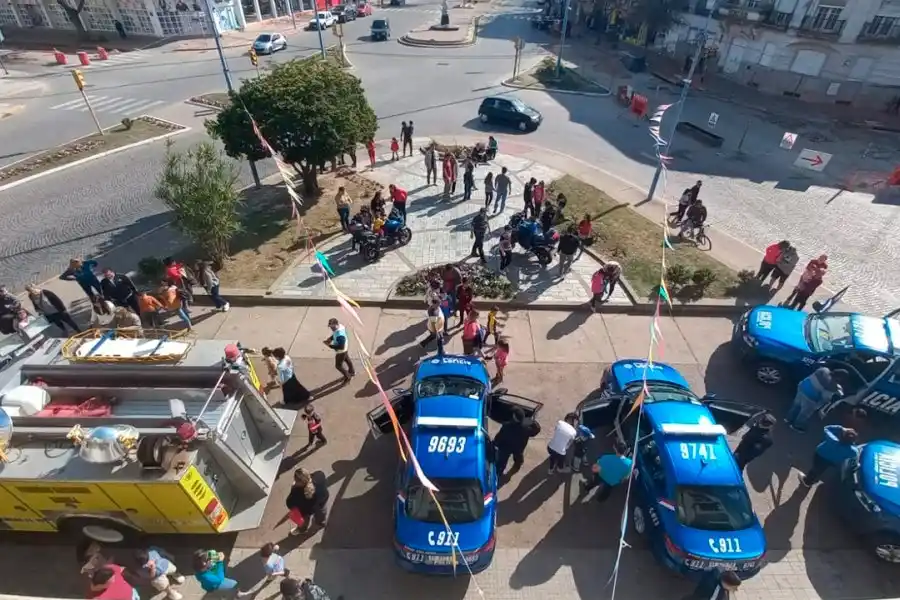 Este domingo, la Jefatura de Policía se convirtió en un lugar para los niños