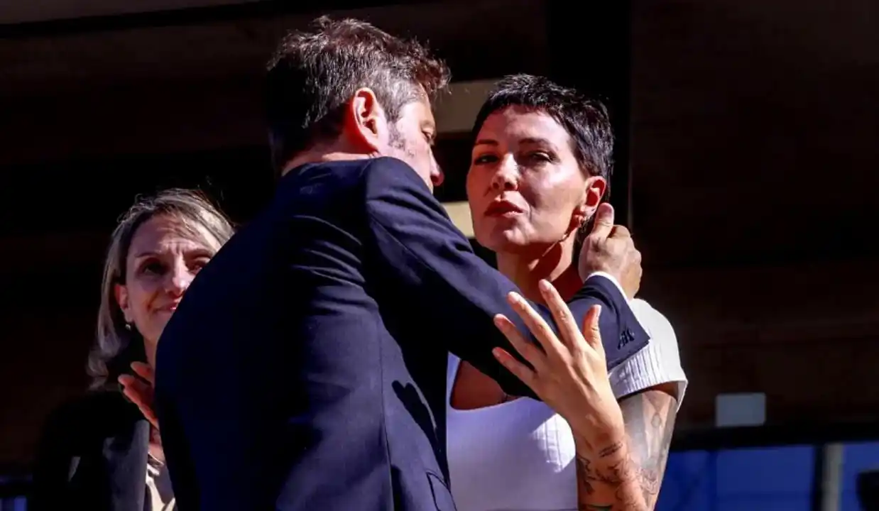 Kicillof y Mayra Mendoza, cara a cara: comparten acto en Quilmes en medio de una relación tensa y la campaña electoral