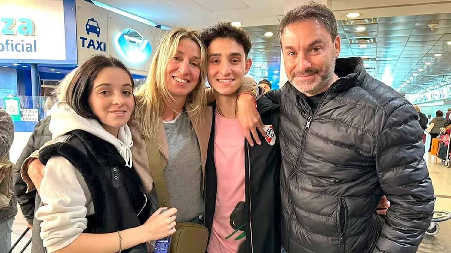 Ariel Wolman y su esposa se reencontraron con sus hijos (Instagram)