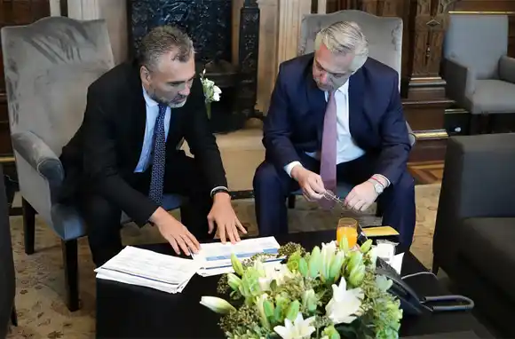 Anunciaron un bono de 3 mil pesos para los jubilados de la mínima y uno para los beneficiarios de la AUH