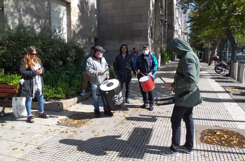 SOIP reclamó entrega de alimentos en las puertas de la municipalidad