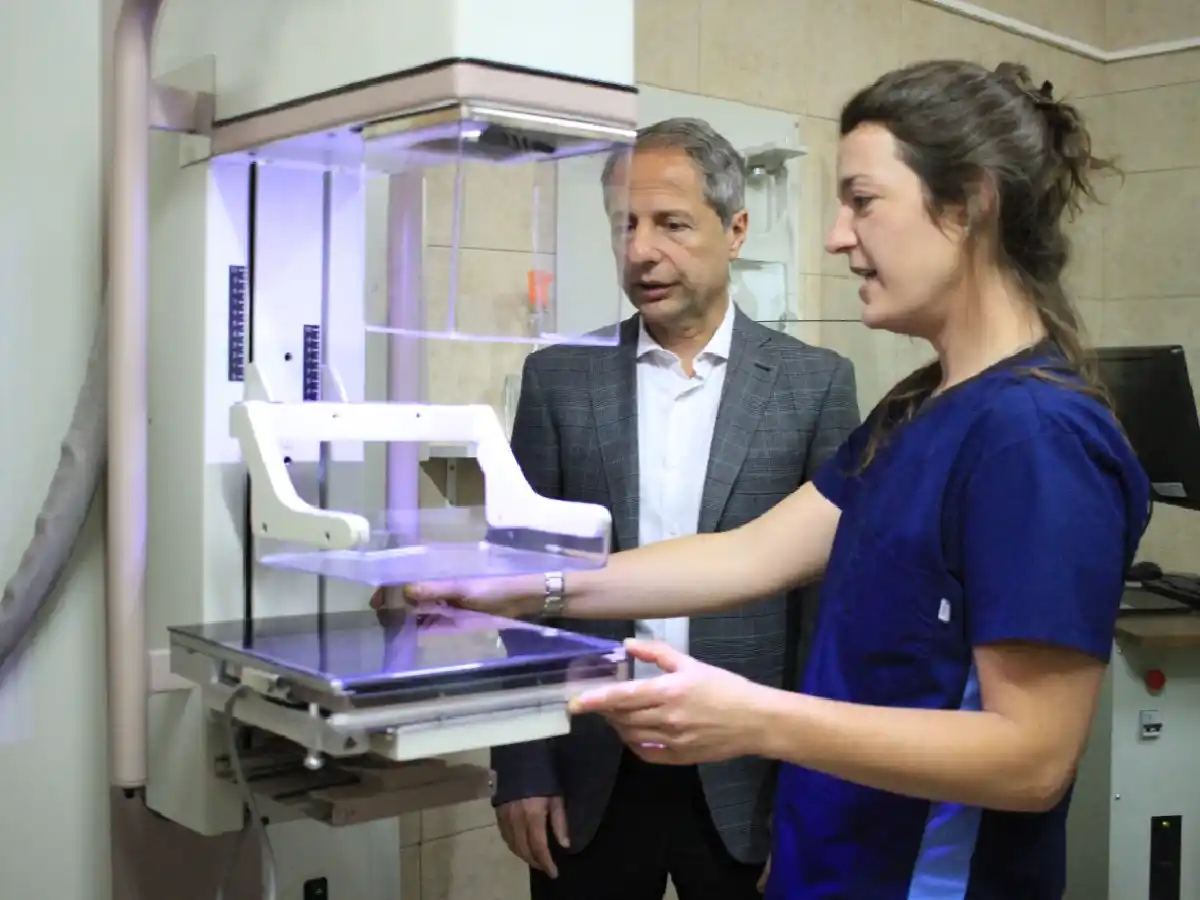 En el “mes rosa”, la Asistencia incorporó un mamógrafo digital   