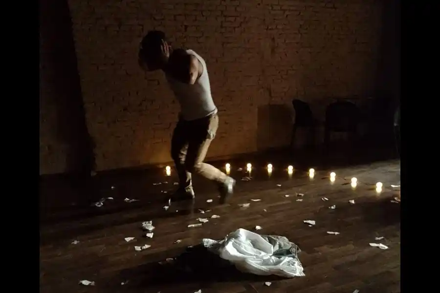 Con la primera función agotada se estrena "Sobre el daño que causa el tabaco" de Anton Chejov