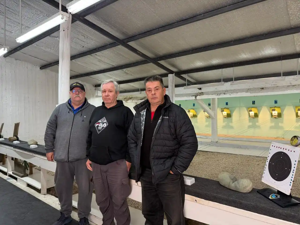 Luis Barzaghi, Horacio Ulloa y Javier Piva Flos, parte de la comisión directiva del Tiro Federal de Tandil.