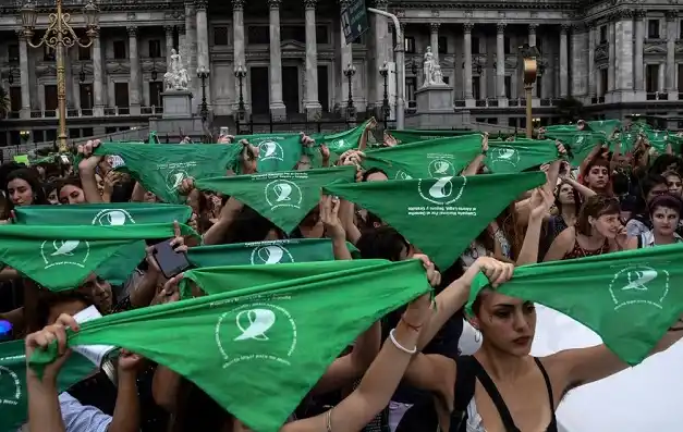 La Convención Nacional de la UCR apoyó el proyecto de aborto legal