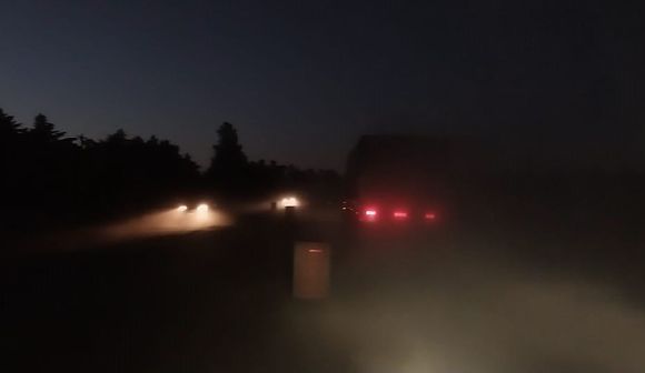 Ruta 1001: parecía que iluminaban la obra, pero la señalización reglamentaria sigue ausente