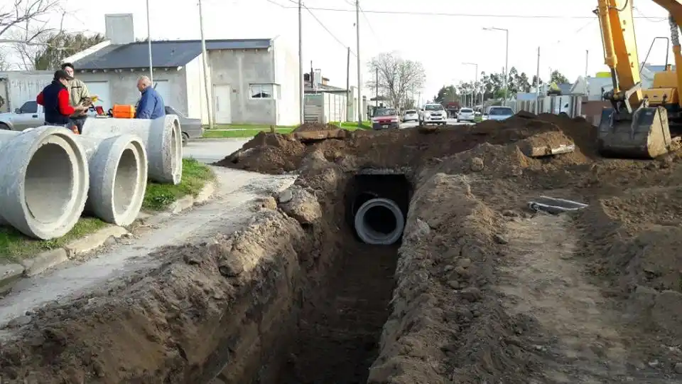 LOBERIA: Continúan las obras en los barrios