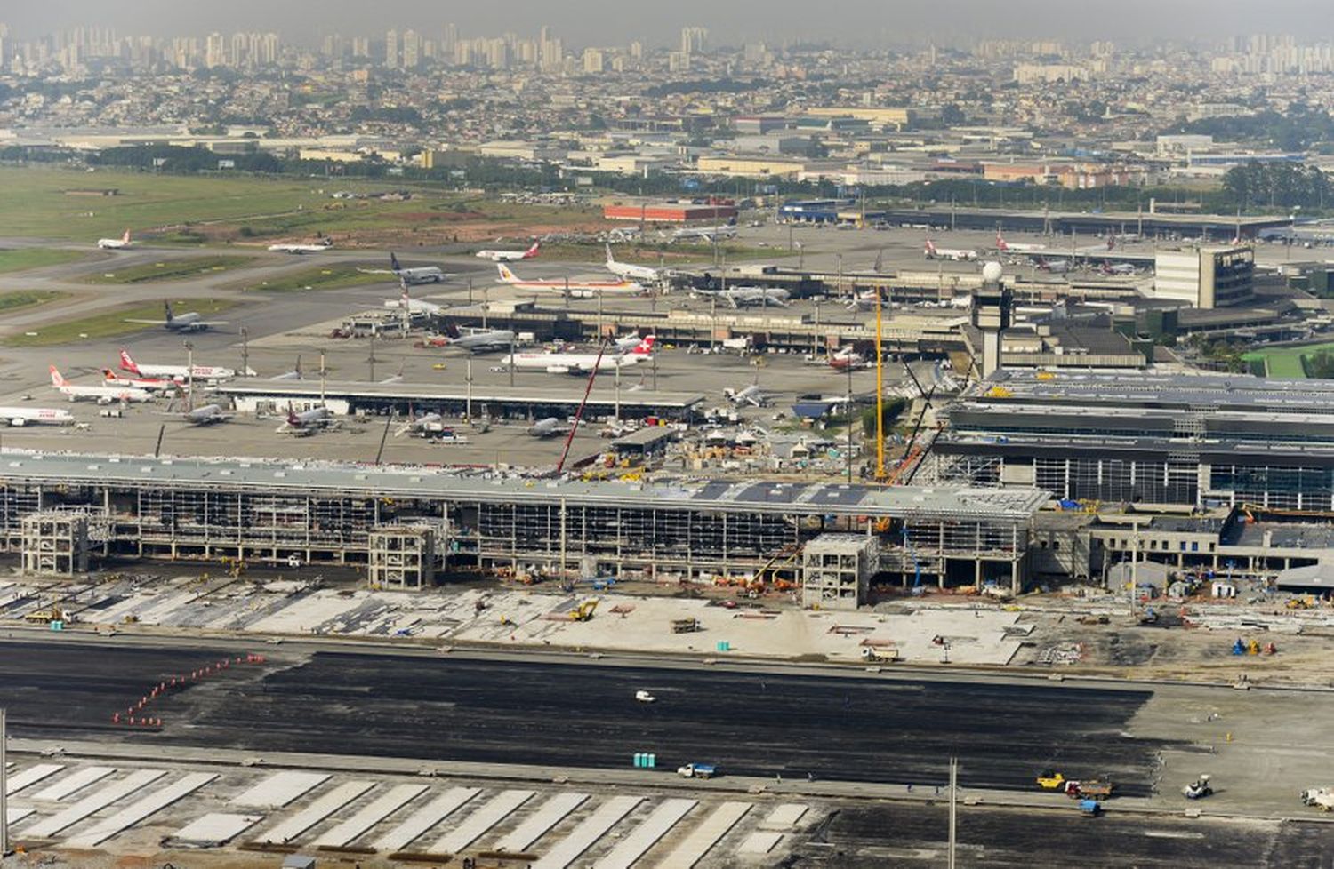 Aeropuertos de la Copa Mundial 2014: Curitiba, Fortaleza y Guarulhos