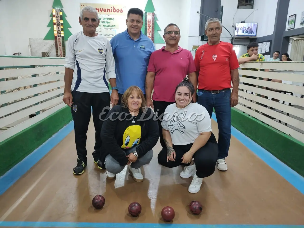 Los dos tríos finalistas.