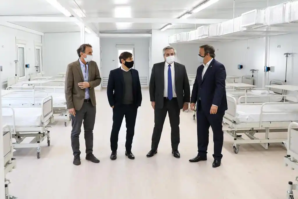 El presidente Fernández en Brown y Quilmes: Inauguró un hospital modular de emergencia y recorrió fábrica de barbijos
