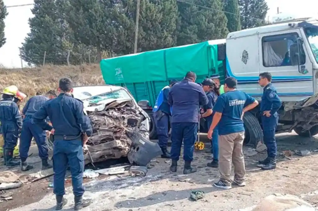 Accidente fatal en Entre Ríos: chocaron una camioneta y un camión
