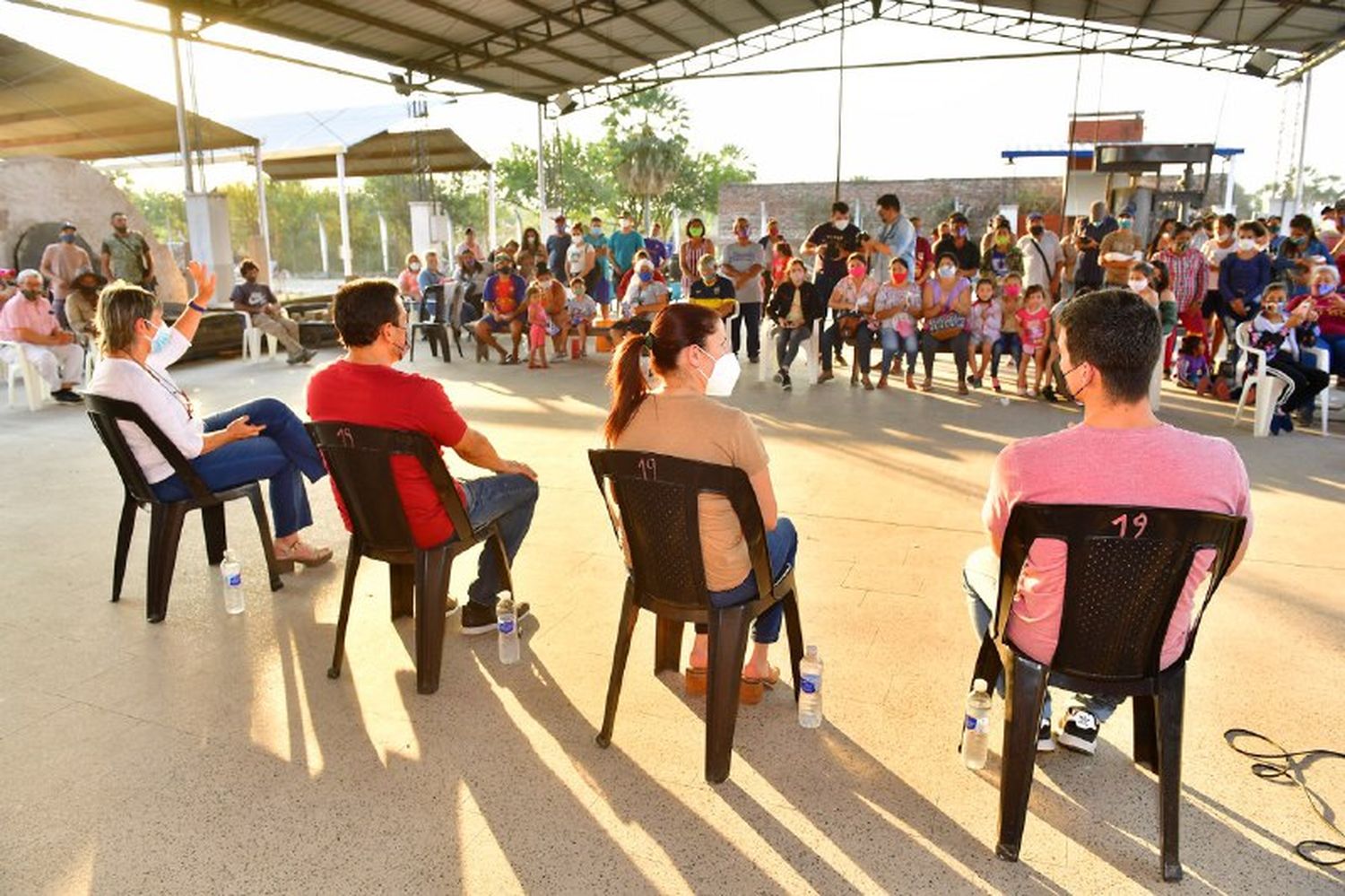 Precandidatos del Frente de Todos visitaron  a trabajadores del sector ladrillero