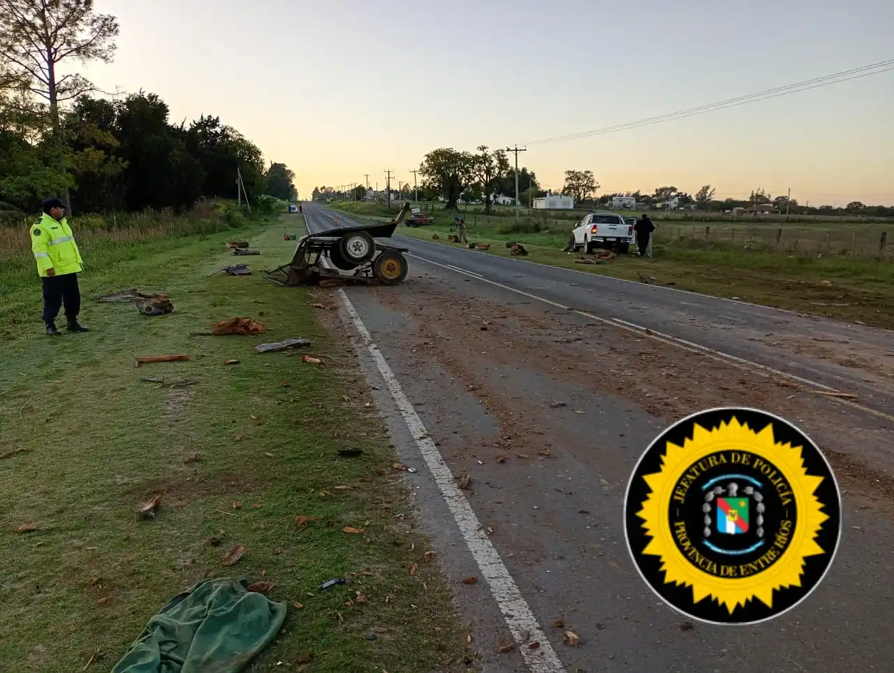 Impacto entre una Toyota Hilux y una Dodge D-100 en la Ruta 11