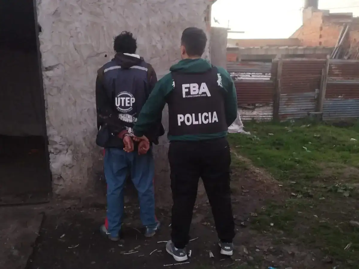 Lo denunciaron por amenazas y terminó detenido tras un allanamiento en el barrio Autódromo