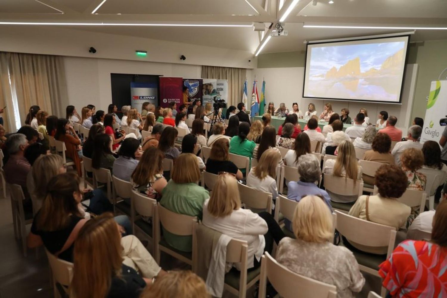  2º Conversatorio “La Mujer y el Campo, vivencias y aprendizajes en primera persona”