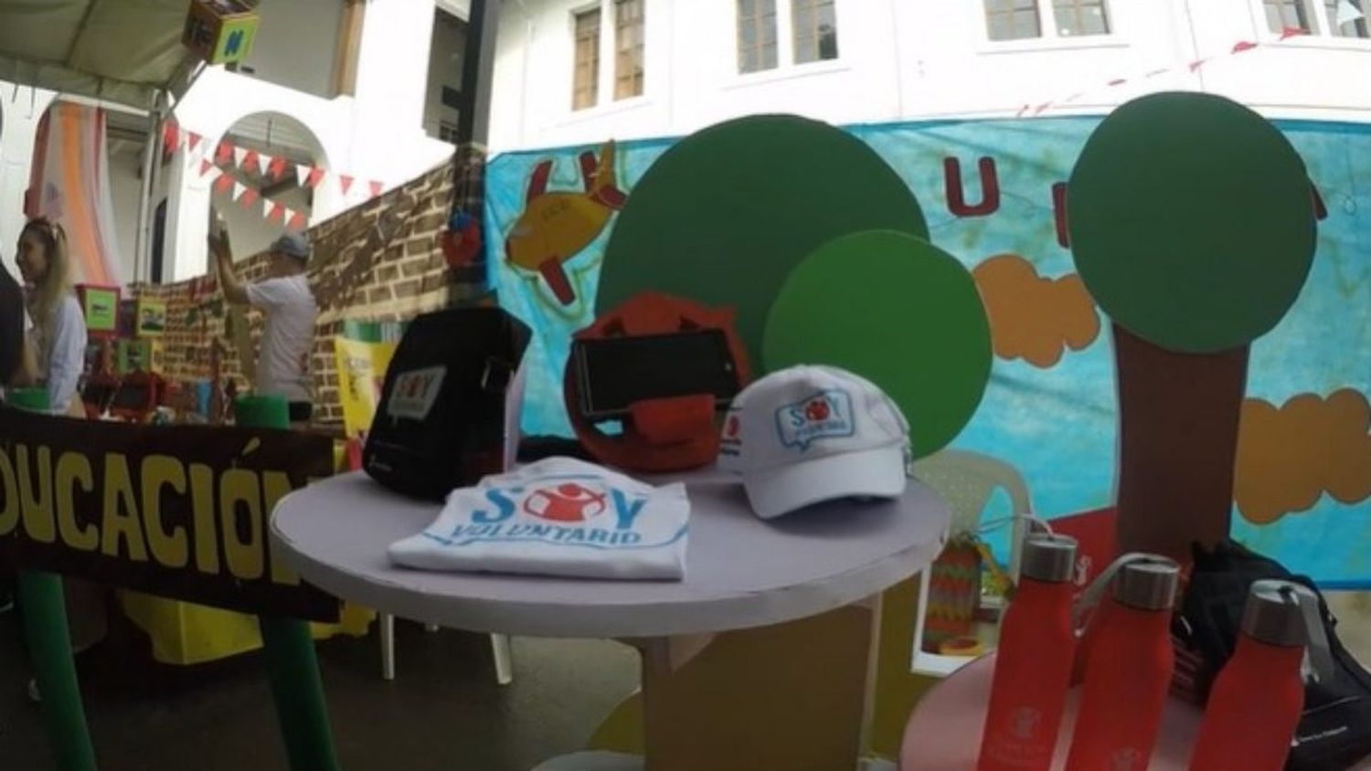 Víctimas de violencia tienen una mano amiga: Save The Children beneficia 1.500 niñas y niños en Colombia