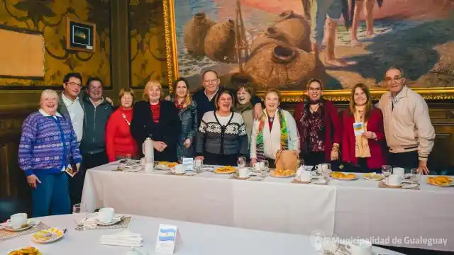 Representantes de colectividades se reunieron con el intendente