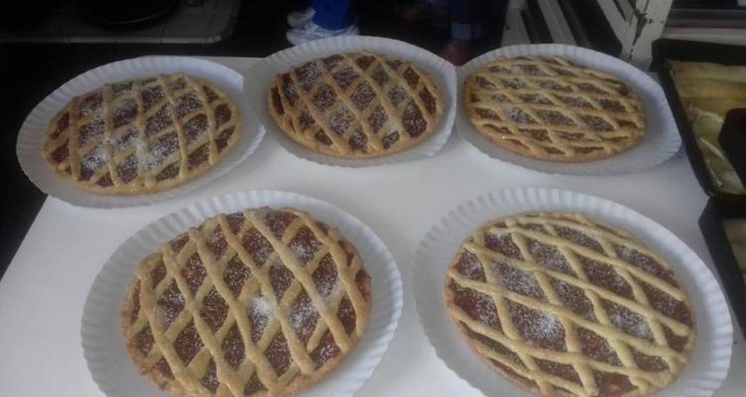 Sigue la venta de alimentos de los empleados de la Clínica San Martín