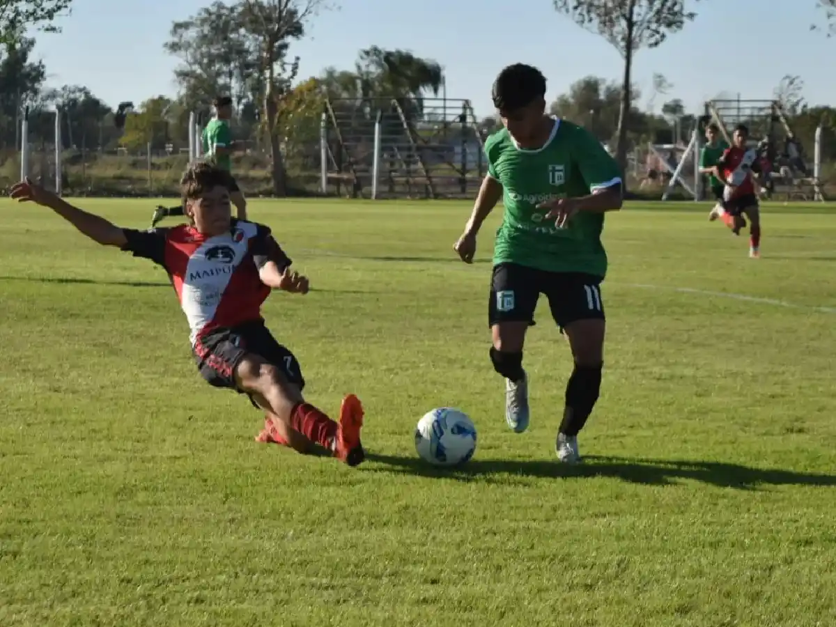 Sportivo enfrentó a Deportivo Maipú
