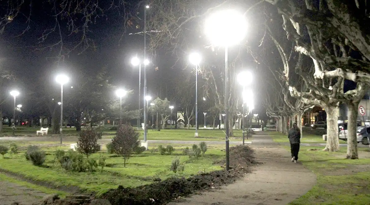 Iluminación. Adecuada para un desplazamiento más seguro de las personas