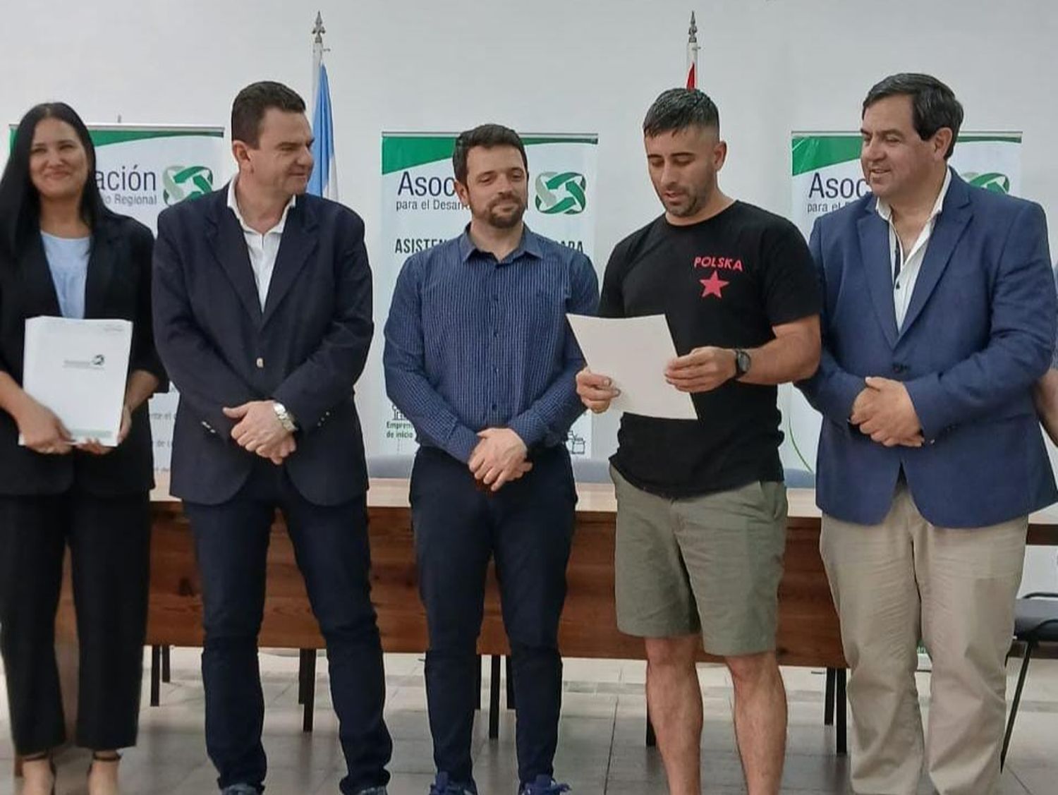 El intendente Vallejos participó de una nueva entrega de créditos en la Asociación para el Desarrollo Regional