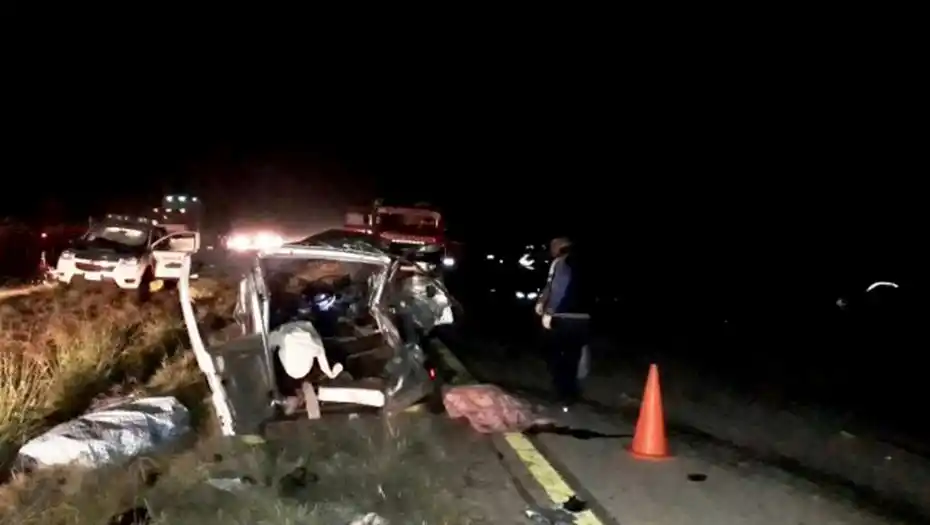 Entre Ríos: seis muertos al chocar una camioneta y un colectivo