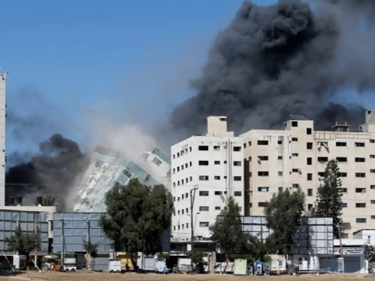 Sigue la tensión en Medio Oriente: Israel destruyó un edificio donde estaban redacciones de AP y Al Jazeera