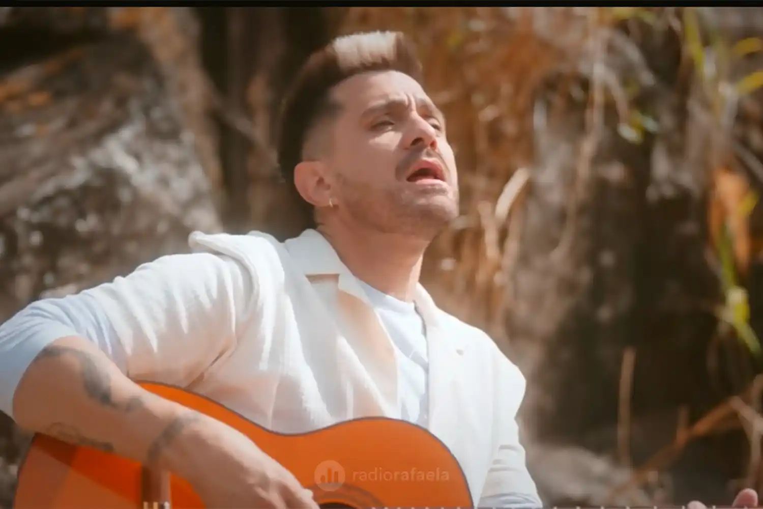 Efrain Colombo - Músico | Lanzó un nuevo tema "Y la vida va" y se presentará el sábado en San Vicente